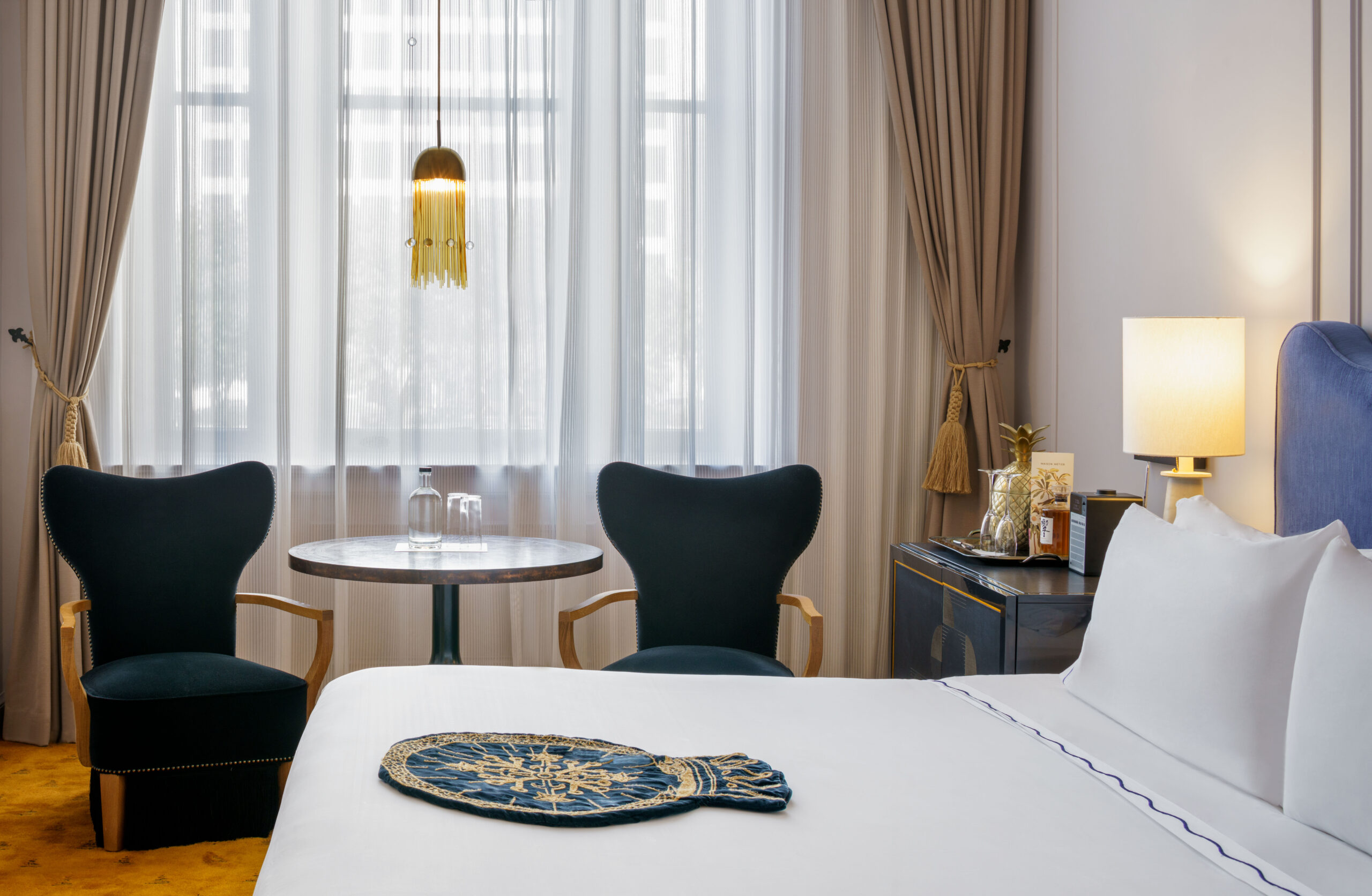 Maison-Metier-King-Bedside-Seating - Maison Métier
