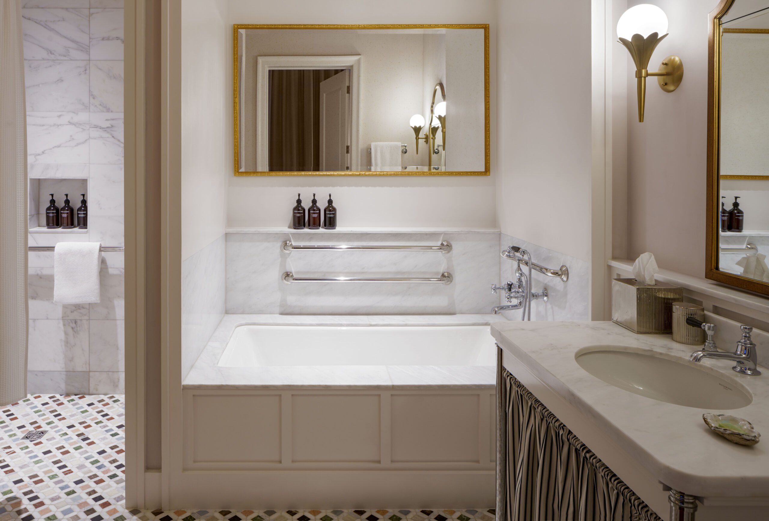 Maison-Metier-One-Bedroom-Suite-ADA-Bathroom - Maison Métier